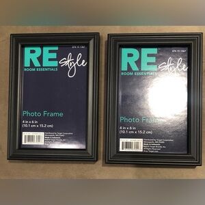 Set of 2 new / unused 4” by 6” (4x6) black photo/picture frames- display or hang